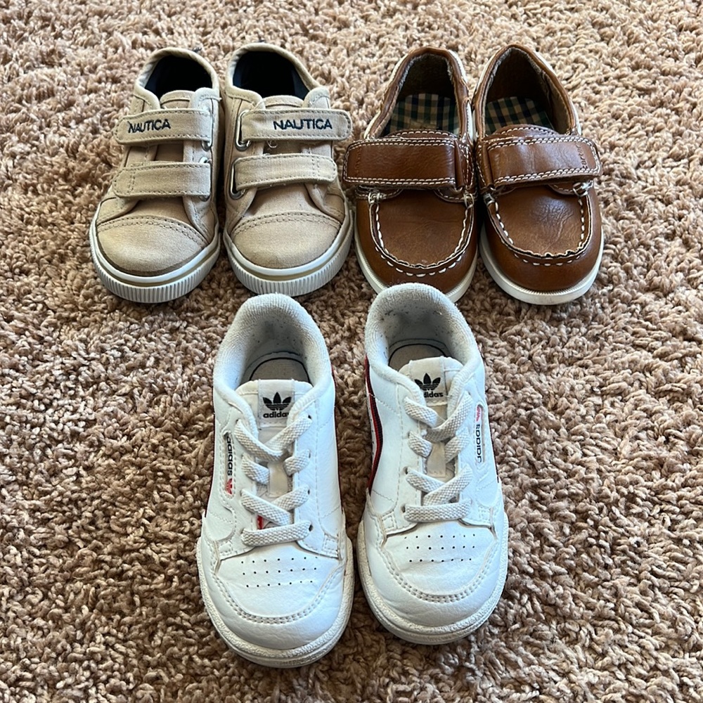 Bundle of shoes for little boys, size 6